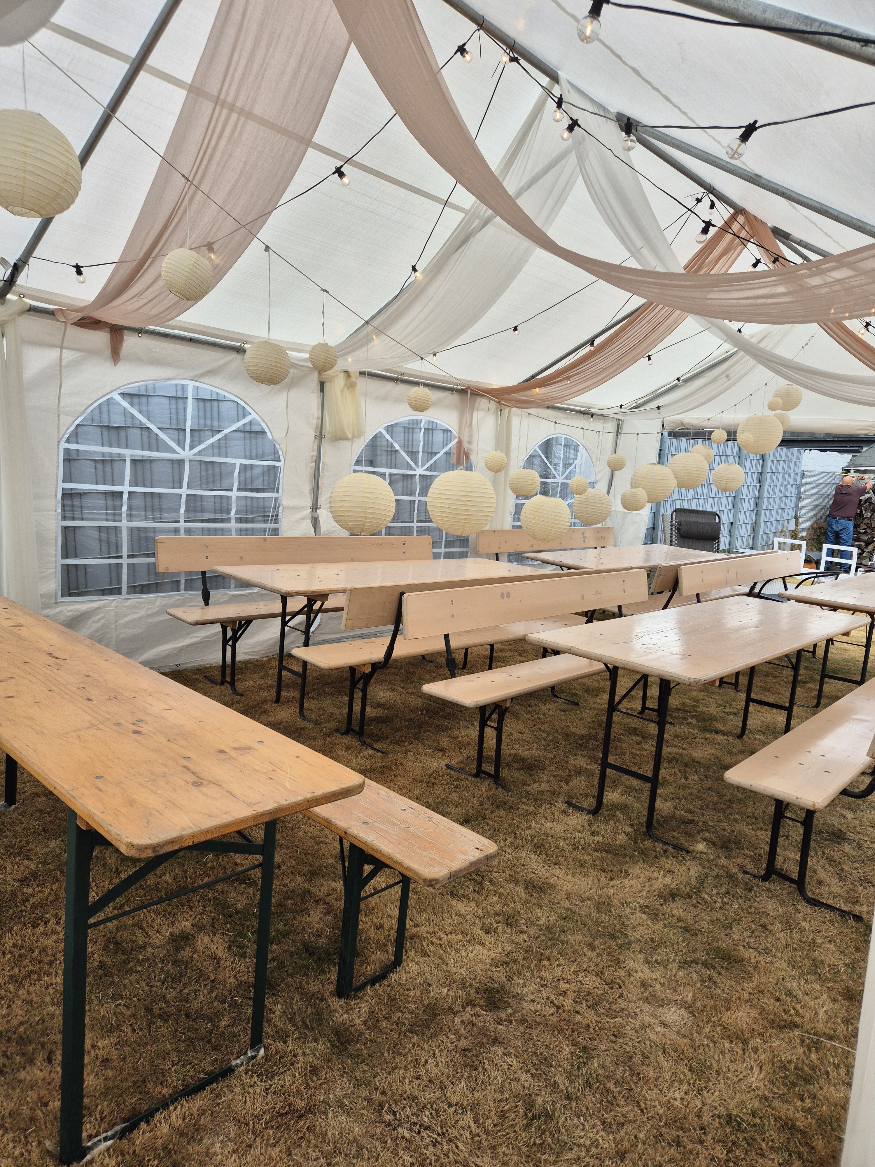Opprigg og nedrigg av partytelt i Fredrikstad
